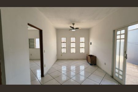 Sala de casa para alugar com 3 quartos, 126m² em Parque Residencial Jundiaí, Jundiaí