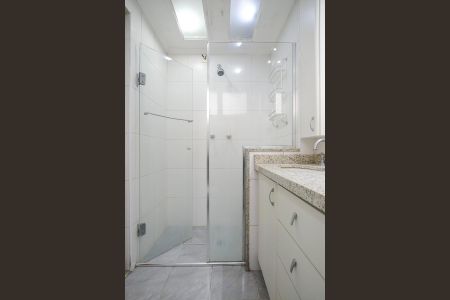 Apartamento à venda com 127m², 3 quartos e 2 vagasBanheiro da suíte