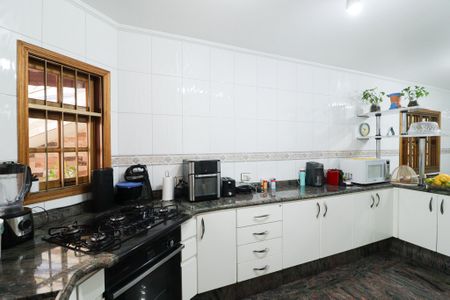 Casa à venda com 220m², 4 quartos e 3 vagas Casa à venda com 220m², 4 quartos e 3 vagasCozinha