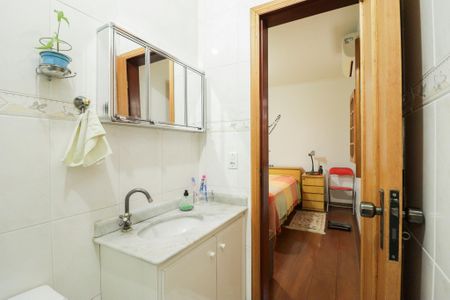 Casa à venda com 220m², 4 quartos e 3 vagas Casa à venda com 220m², 4 quartos e 3 vagasBanheiro da Suíte