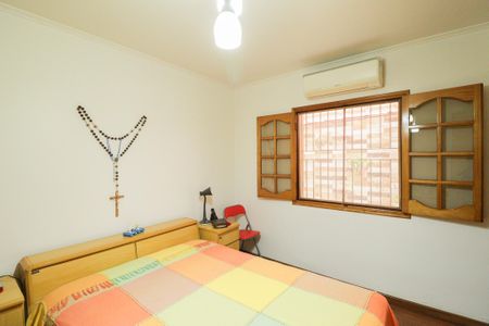 Casa à venda com 220m², 4 quartos e 3 vagas Casa à venda com 220m², 4 quartos e 3 vagasSuíte