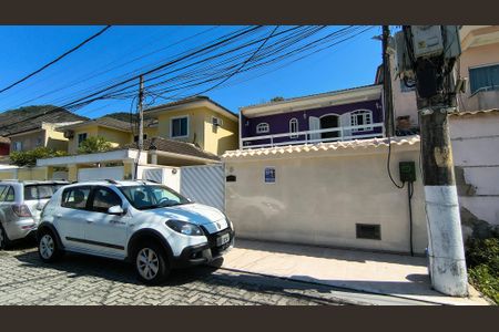 Casa de condomínio à venda com 231m², 3 quartos e 4 vagas Casa de condomínio à venda com 231m², 3 quartos e 4 vagasFachada da Casa