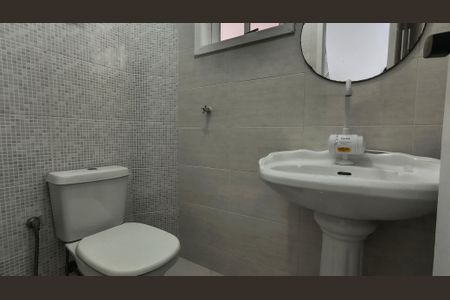 Casa de condomínio à venda com 231m², 3 quartos e 4 vagas Casa de condomínio à venda com 231m², 3 quartos e 4 vagasLavabo