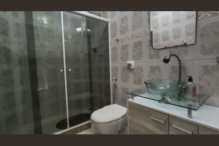 Casa de condomínio à venda com 231m², 3 quartos e 4 vagas Casa de condomínio à venda com 231m², 3 quartos e 4 vagasBanheiro Social