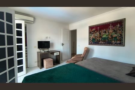 Casa de condomínio à venda com 231m², 3 quartos e 4 vagas Casa de condomínio à venda com 231m², 3 quartos e 4 vagasSuíte
