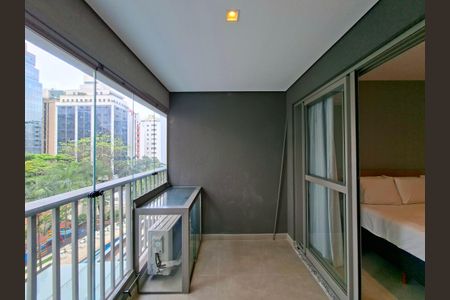 Varanda de kitnet/studio à venda com 1 quarto, 27m² em Moema, São Paulo