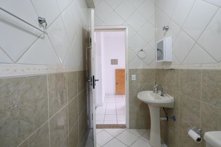 Casa à venda com 230m², 2 quartos e 1 vagaBanheiro Social