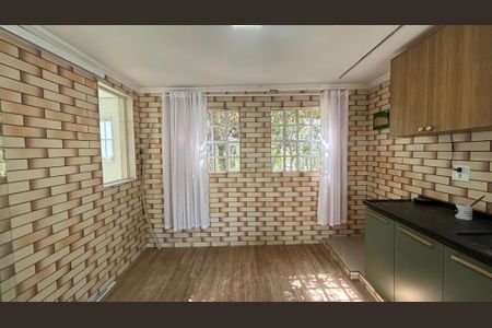 Casa à venda com 229m², 3 quartos e 6 vagas Casa à venda com 229m², 3 quartos e 6 vagasCozinha 2