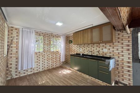 Casa à venda com 229m², 3 quartos e 6 vagas Casa à venda com 229m², 3 quartos e 6 vagasCozinha 2
