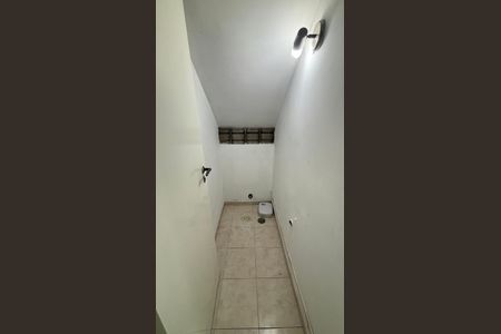 Casa à venda com 229m², 3 quartos e 6 vagas Casa à venda com 229m², 3 quartos e 6 vagasLavabo