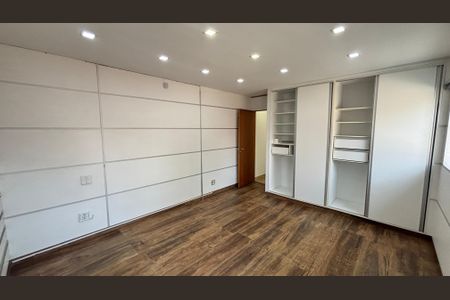 Casa à venda com 229m², 3 quartos e 6 vagas Casa à venda com 229m², 3 quartos e 6 vagasSuite 1