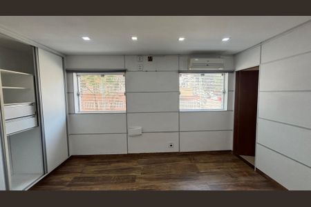 Casa à venda com 229m², 3 quartos e 6 vagas Casa à venda com 229m², 3 quartos e 6 vagasSuite 1