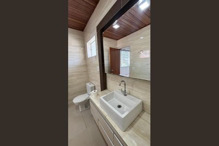 Casa à venda com 229m², 3 quartos e 6 vagas Casa à venda com 229m², 3 quartos e 6 vagasBanheiro da Suíte 1