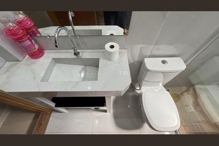 Casa à venda com 229m², 3 quartos e 6 vagas Casa à venda com 229m², 3 quartos e 6 vagasBanheiro
