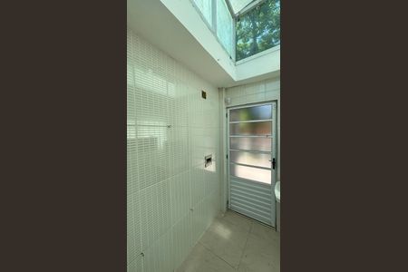 Casa à venda com 229m², 3 quartos e 6 vagas Casa à venda com 229m², 3 quartos e 6 vagasÁrea de Serviço