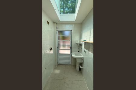 Casa à venda com 229m², 3 quartos e 6 vagas Casa à venda com 229m², 3 quartos e 6 vagasÁrea de Serviço