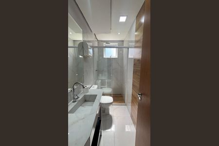 Casa à venda com 229m², 3 quartos e 6 vagas Casa à venda com 229m², 3 quartos e 6 vagasBanheiro