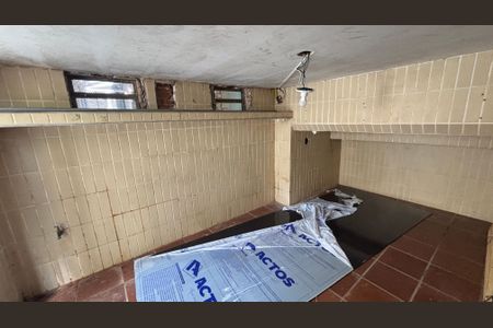 Casa à venda com 229m², 3 quartos e 6 vagas Casa à venda com 229m², 3 quartos e 6 vagasGaragem