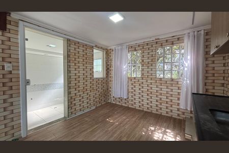 Casa à venda com 229m², 3 quartos e 6 vagas Casa à venda com 229m², 3 quartos e 6 vagasCozinha 2