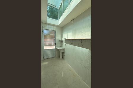 Casa à venda com 229m², 3 quartos e 6 vagas Casa à venda com 229m², 3 quartos e 6 vagasÁrea de Serviço