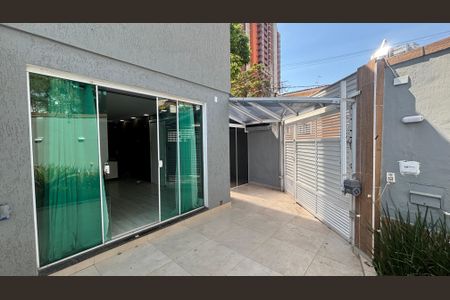 Casa à venda com 229m², 3 quartos e 6 vagas Casa à venda com 229m², 3 quartos e 6 vagasGaragem