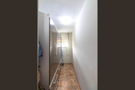 Casa para alugar com 65m², 2 quartos e 1 vaga Casa para alugar com 65m², 2 quartos e 1 vagaCloset
