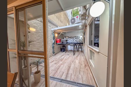 Apartamento à venda com 93m², 2 quartos e 1 vaga Apartamento à venda com 93m², 2 quartos e 1 vagaVaranda gourmet