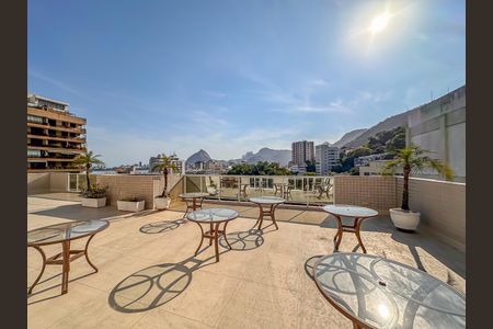 Apartamento à venda com 93m², 2 quartos e 1 vaga Apartamento à venda com 93m², 2 quartos e 1 vagaÁrea comum