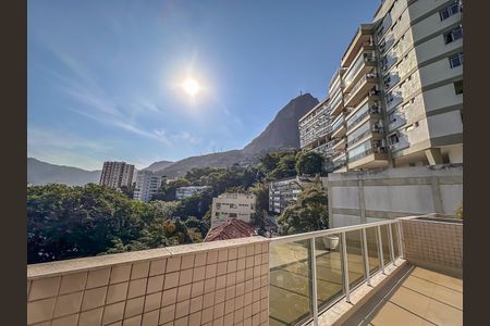 Apartamento à venda com 93m², 2 quartos e 1 vaga Apartamento à venda com 93m², 2 quartos e 1 vagaÁrea comum