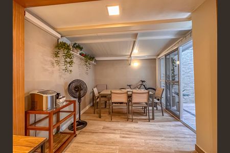 Apartamento à venda com 93m², 2 quartos e 1 vaga Apartamento à venda com 93m², 2 quartos e 1 vagaSala