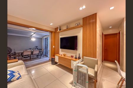 Apartamento à venda com 93m², 2 quartos e 1 vaga Apartamento à venda com 93m², 2 quartos e 1 vagaSala