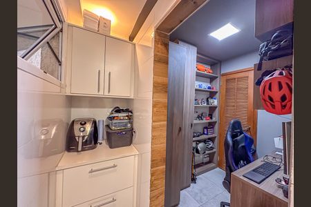 Apartamento à venda com 93m², 2 quartos e 1 vaga Apartamento à venda com 93m², 2 quartos e 1 vagaÁrea de Serviço