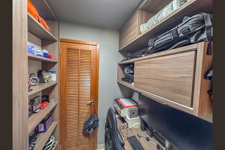 Apartamento à venda com 93m², 2 quartos e 1 vaga Apartamento à venda com 93m², 2 quartos e 1 vagaQuarto de Serviço