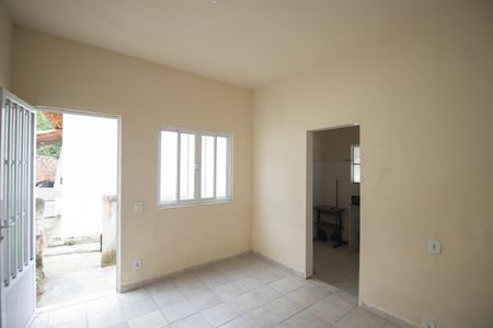 Sala de casa para alugar com 1 quarto, 40m² em Laranjal, São Gonçalo