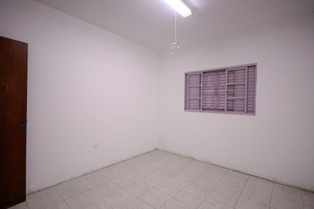 Quarto 2 de casa para alugar com 3 quartos, 150m² em Jardim Santa Emilia, São Paulo