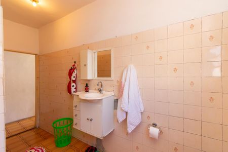 Casa à venda com 200m², 6 quartos e 1 vaga Casa à venda com 200m², 6 quartos e 1 vagaCasa 2 - Banheiro