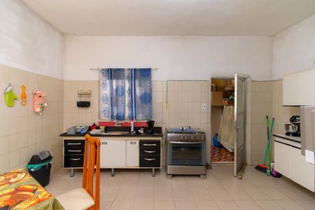 Casa à venda com 200m², 6 quartos e 1 vaga Casa à venda com 200m², 6 quartos e 1 vagaCasa 2 - Cozinha
