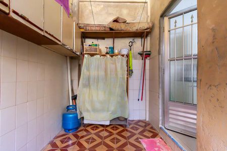 Casa à venda com 200m², 6 quartos e 1 vaga Casa à venda com 200m², 6 quartos e 1 vagaCasa 2 - Área de Serviço