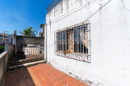Casa à venda com 200m², 6 quartos e 1 vaga Casa à venda com 200m², 6 quartos e 1 vagaVaranda