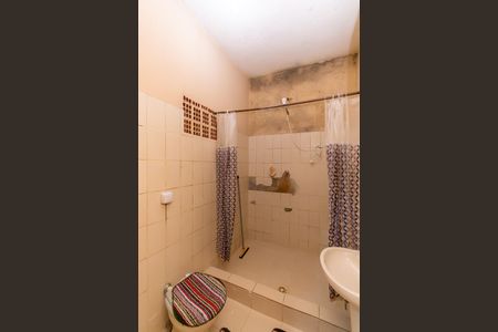 Casa à venda com 200m², 6 quartos e 1 vaga Casa à venda com 200m², 6 quartos e 1 vagaCasa 2 - Banheiro 2