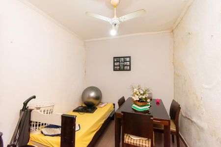 Casa à venda com 200m², 6 quartos e 1 vaga Casa à venda com 200m², 6 quartos e 1 vagaQuarto 1