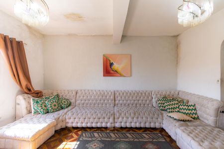 Casa à venda com 200m², 6 quartos e 1 vaga Casa à venda com 200m², 6 quartos e 1 vagaCasa 2 - Sala