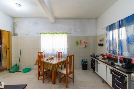 Casa à venda com 200m², 6 quartos e 1 vaga Casa à venda com 200m², 6 quartos e 1 vagaCasa 2 - Cozinha