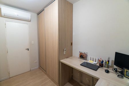 Apartamento à venda com 97m², 3 quartos e 2 vagasQuarto 2