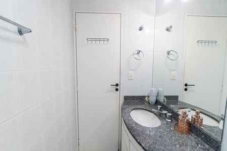 Apartamento à venda com 97m², 3 quartos e 2 vagasBanheiro da Suíte