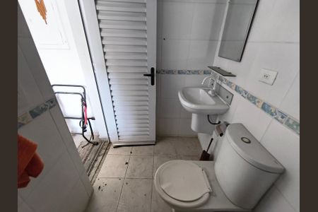 Casa para alugar com 320m², 3 quartos e 5 vagasBanheiro de Serviço