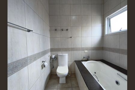 Casa para alugar com 320m², 3 quartos e 5 vagasBanheiro da Suíte 2