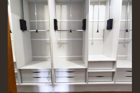 Casa para alugar com 320m², 3 quartos e 5 vagasCloset da Suíte 2