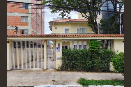 Casa para alugar com 320m², 3 quartos e 5 vagasFachada