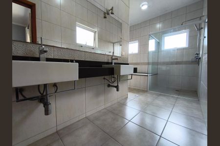 Casa para alugar com 320m², 3 quartos e 5 vagasBanheiro da Suíte 2